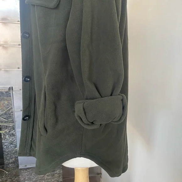 NWT Dark Green Oversized Button Down Fleece Shacket - Picture 6 of 8